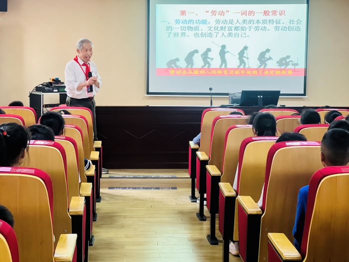 https://lzsyxx.wxlxjy.com/contents/sitefiles2060/10300632/images/43272114.jpg